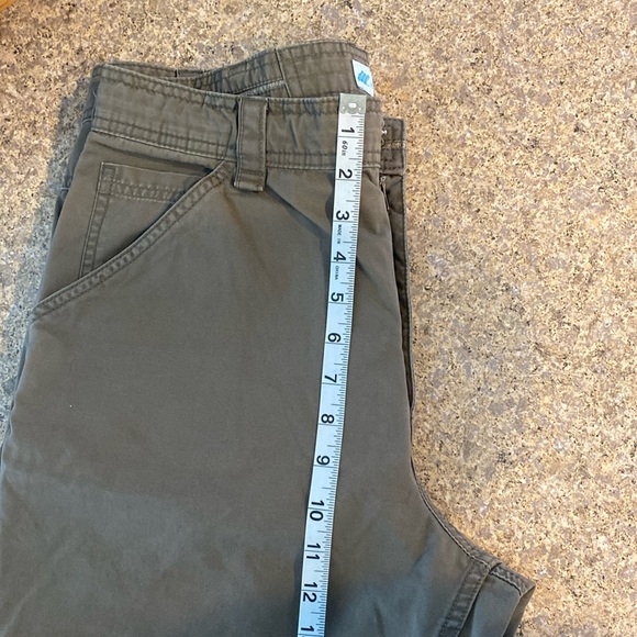 Eastern Mountain Sports Pants BROKEN BUTTON Size 34 But May Run Smaller - Picture 16 of 17